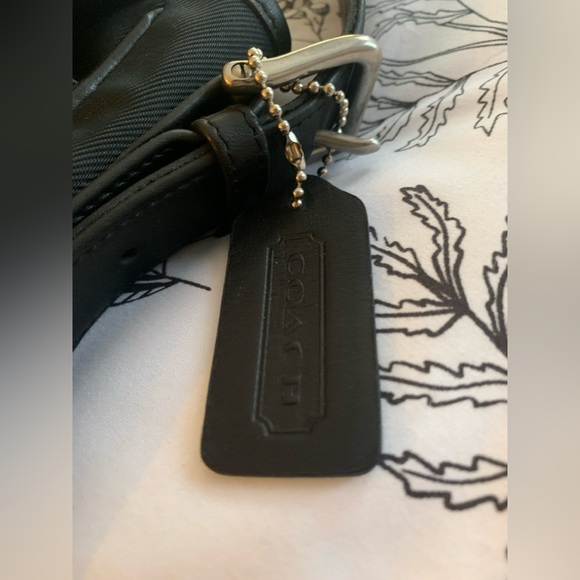 UNISEX Coach BLK leather trim messenger stylish and durable. Fast Shipping! - Picture 3 of 14